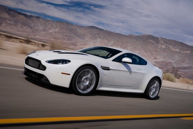 HD WallPapers from Collection - Aston Martin V12 Vantage