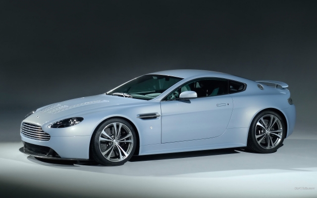 HD WallPapers from Collection - Aston Martin V8 Vantage Wallpapers
