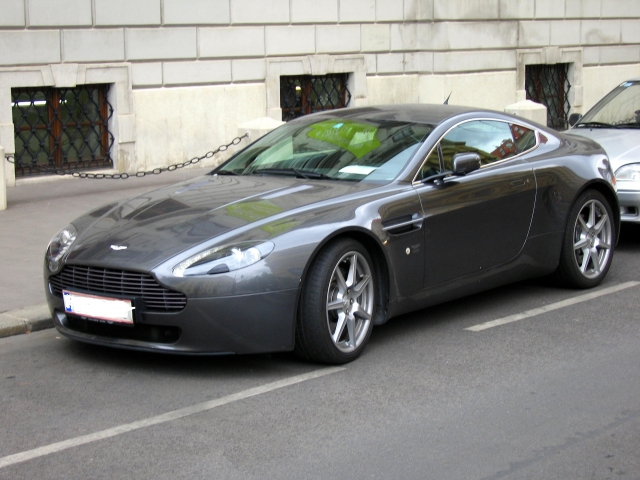 HD WallPapers from Collection - Aston Martin Vantage