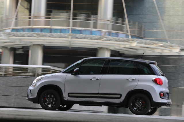HD WallPapers from Collection - Fiat 500l Beats Edition