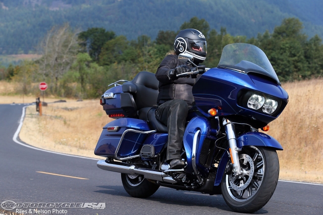 HD WallPapers from Collection - Harley Davidson Road Glide