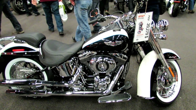 HD WallPapers from Collection - Harley Davidson Softail Deluxe