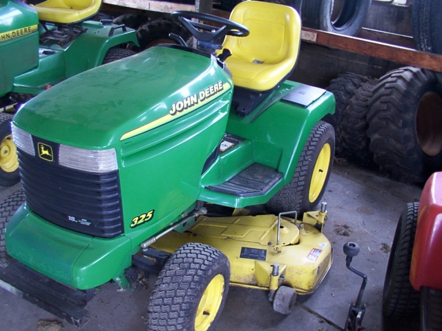 HD WallPapers from Collection - John Deere 325