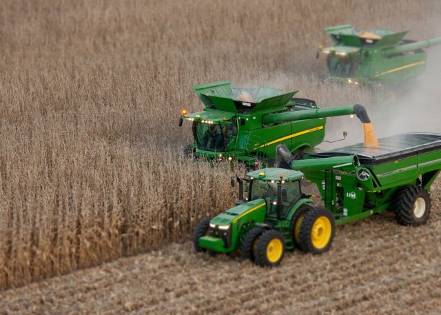 HD WallPapers from Collection - John Deere Combine
