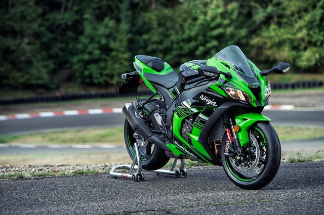 HD WallPapers from Collection - Kawasaki Ninja Zx 10r