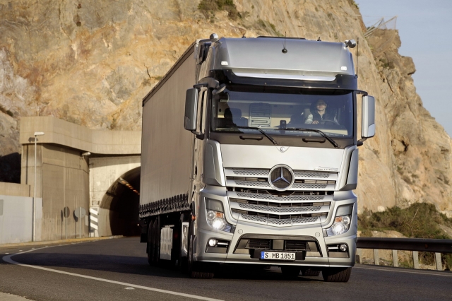 HD WallPapers from Collection - Mercedes Benz Actros