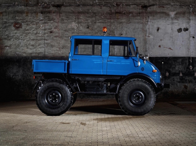 HD WallPapers from Collection - Mercedes Benz Unimog