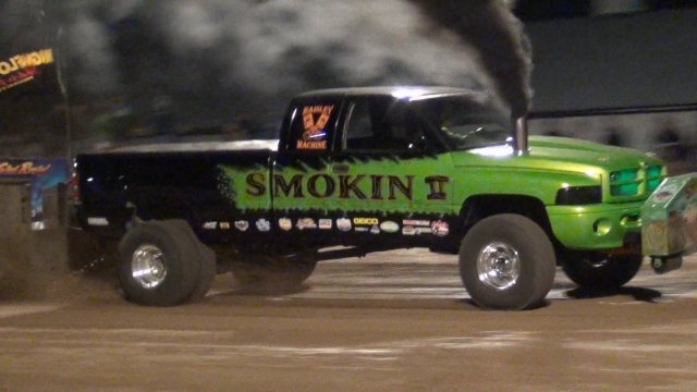 HD WallPapers from Collection - Pulling Truck