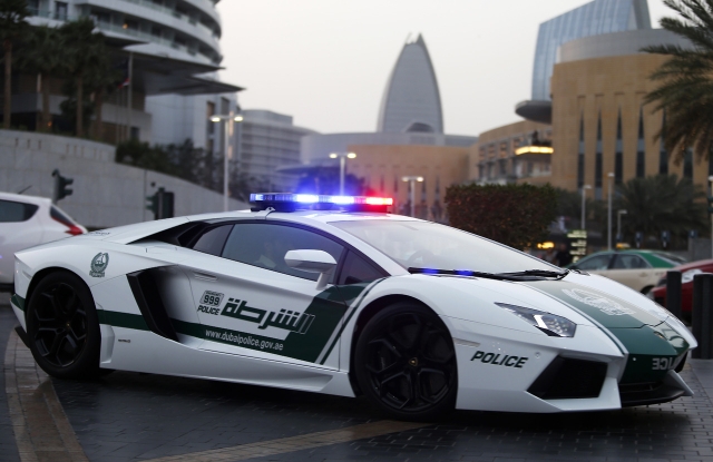 HD WallPapers from Collection - Uae Dubai Police Lamborghini